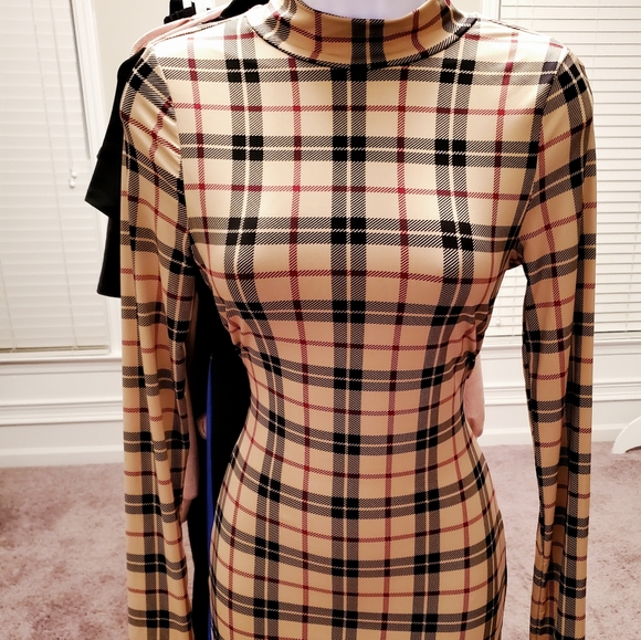 Dress - Picture 2 of 4